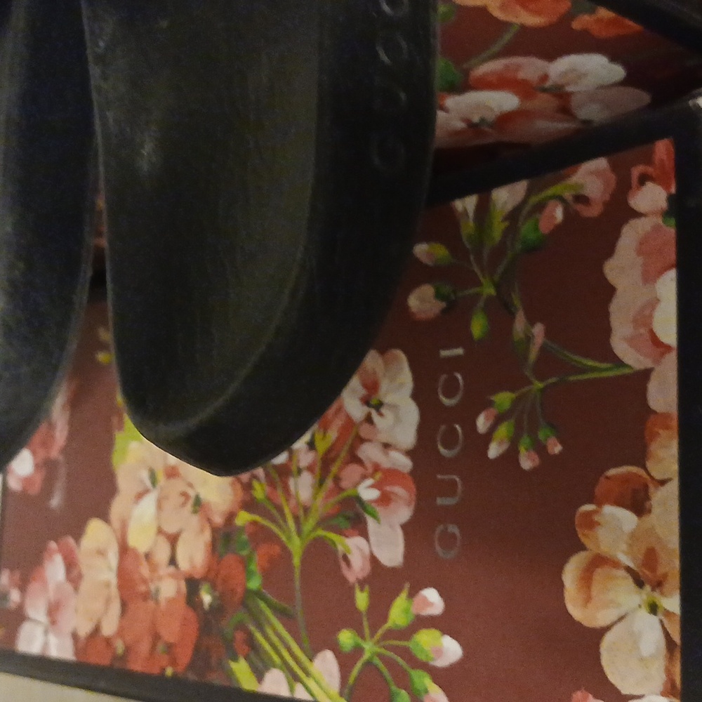 Gucci Women's Floral Slide Sandals - Black and Pink - Picture 3 of 11